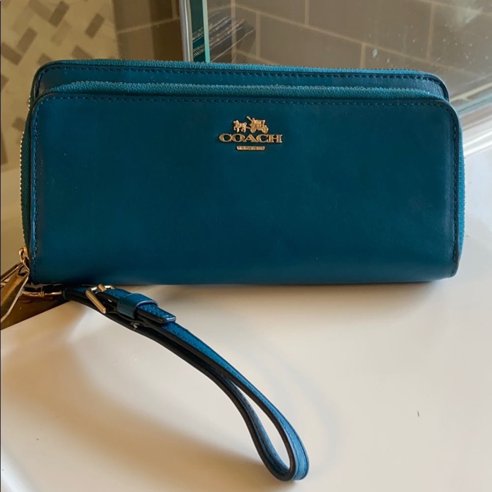 Coach teal accordion zip wallet with wristlet